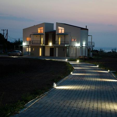 Garden'S Sunset Αvra Apartment เนอา มิคานิโอนา ภายนอก รูปภาพ