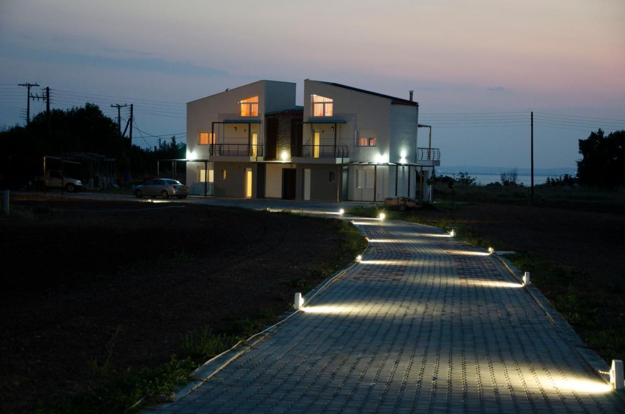 Garden'S Sunset Αvra Apartment เนอา มิคานิโอนา ภายนอก รูปภาพ