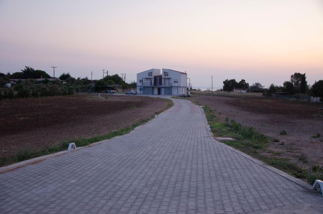 Garden'S Sunset Αvra Apartment เนอา มิคานิโอนา ภายนอก รูปภาพ